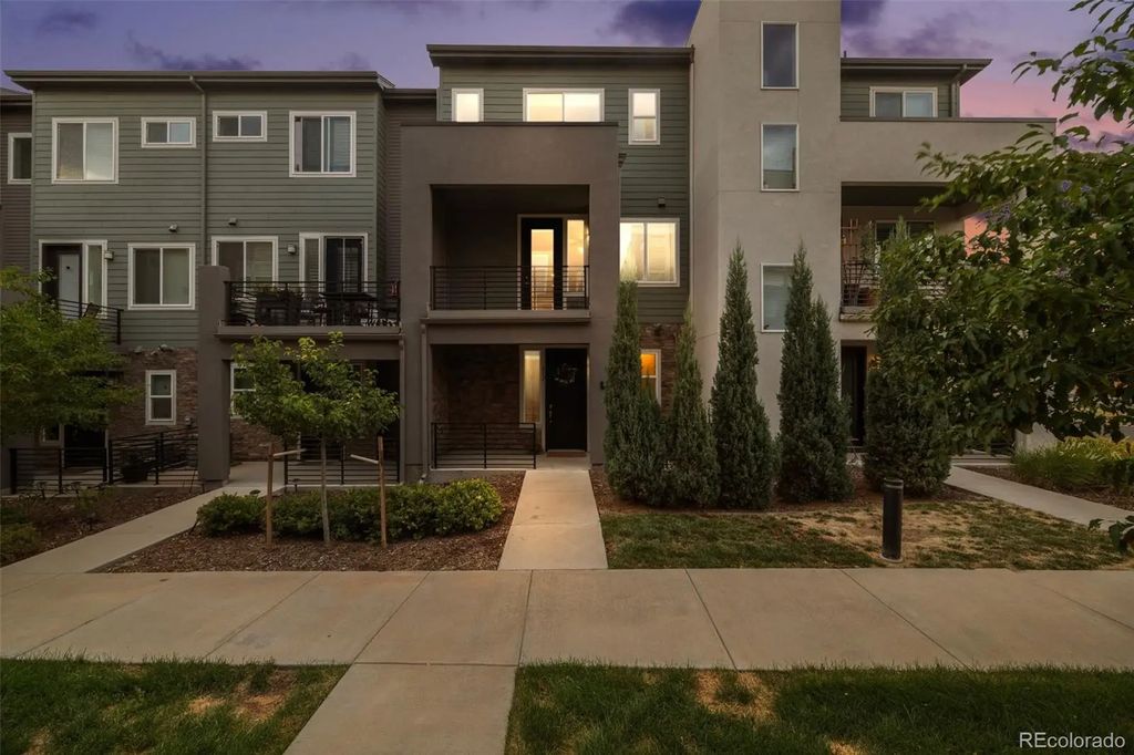 612 E Hinsdale Avenue, Littleton