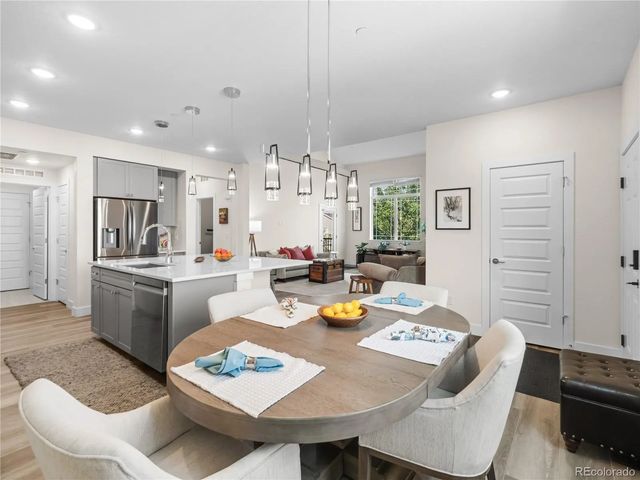8848 S Kipling Way 205, Littleton