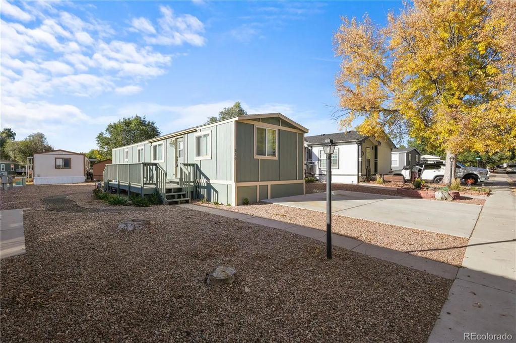 1095 Western Dr, Colorado Springs