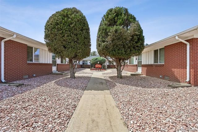 5250 E Warren Avenue, Denver