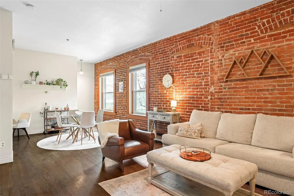 3249 W Fairview Place 111, Denver