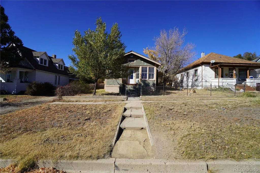 216 Indiana Avenue, Walsenburg