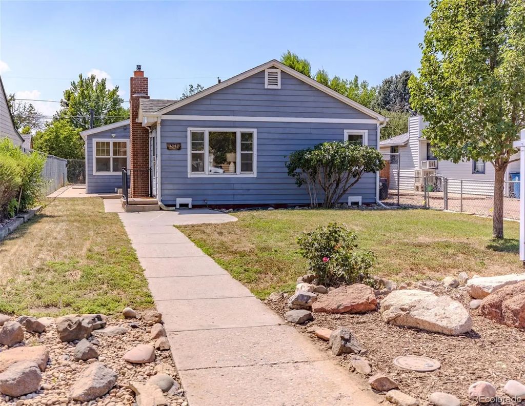 4077 S Washington Street, Englewood