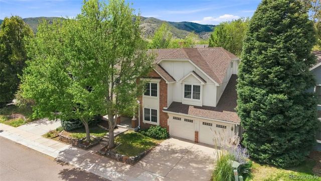 7 Bridlegate Lane, Littleton