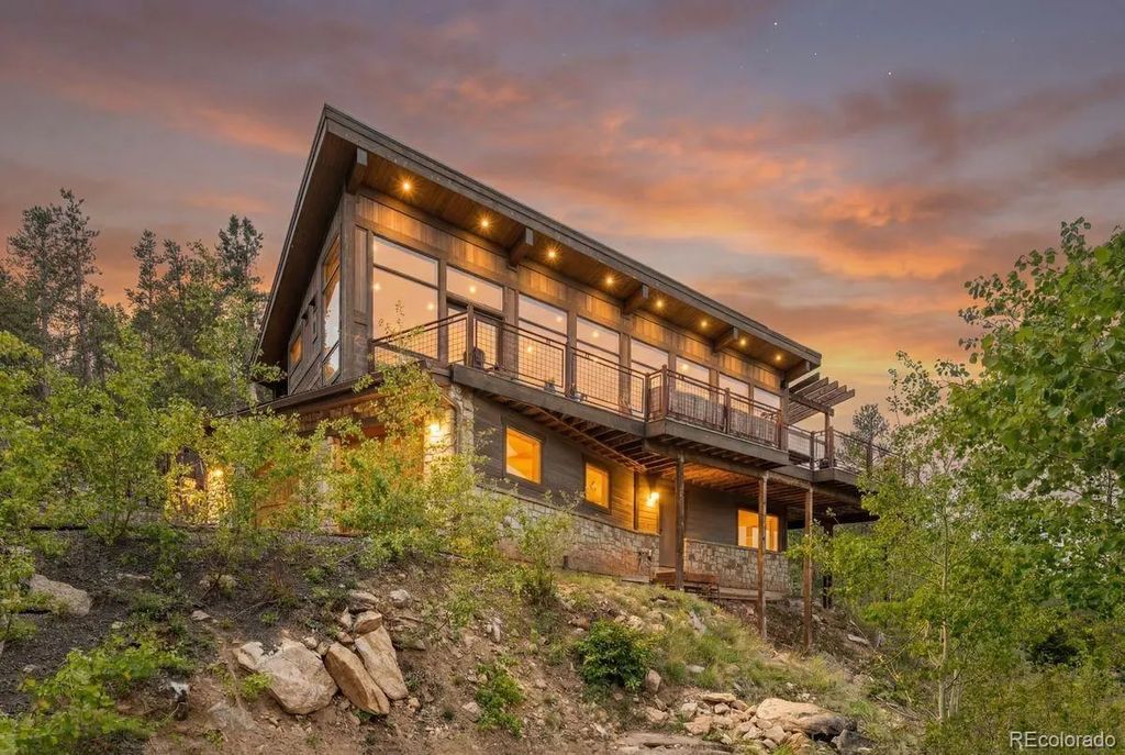 843 Indian Peak Road, Golden