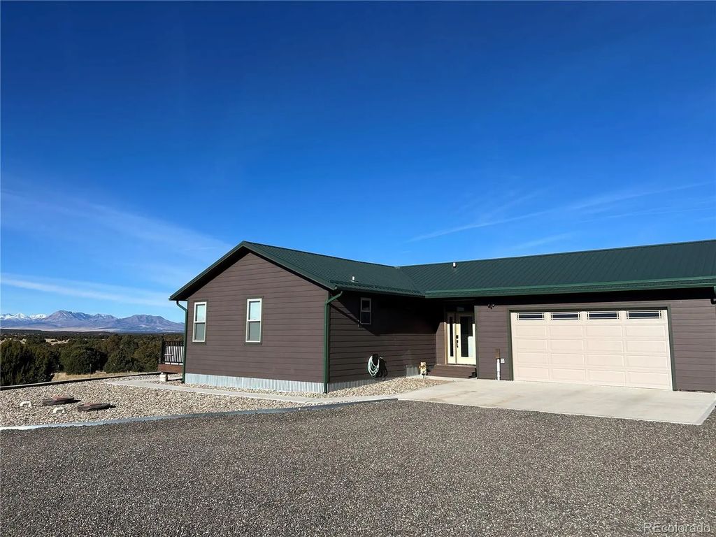 517 Trails End Road, Walsenburg