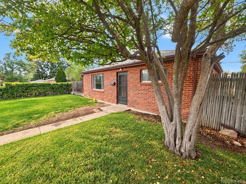 9211 Lillian Lane, Thornton
