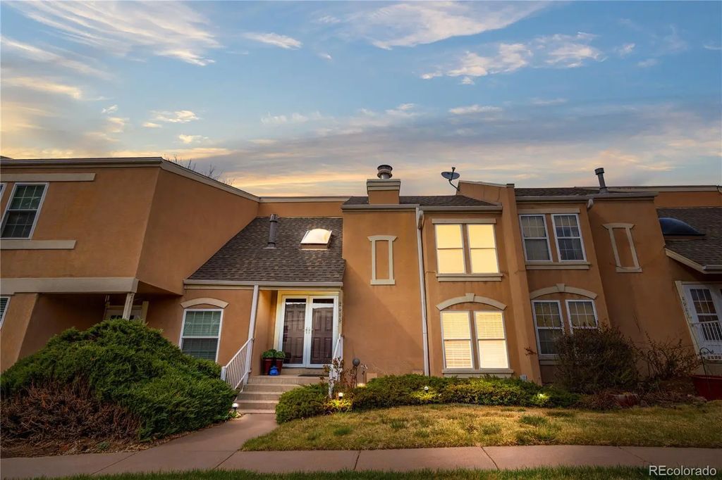 2925 S Vaughn Way, Aurora