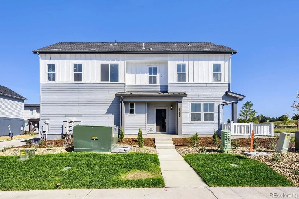 7679 S Mobile Way, Centennial