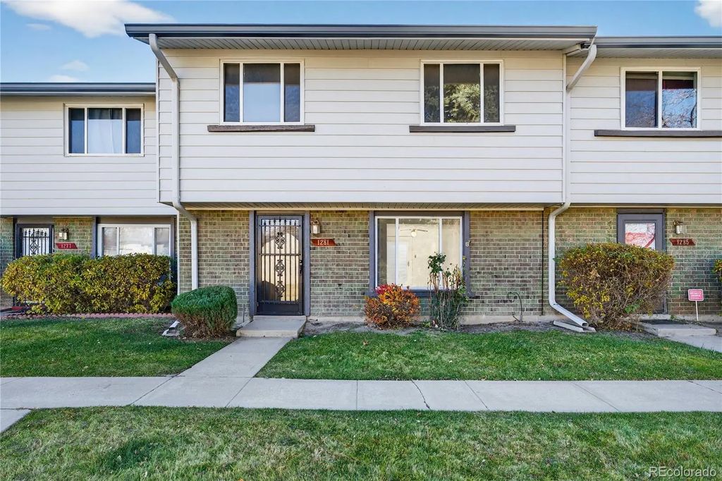 1281 S Troy Street, Aurora
