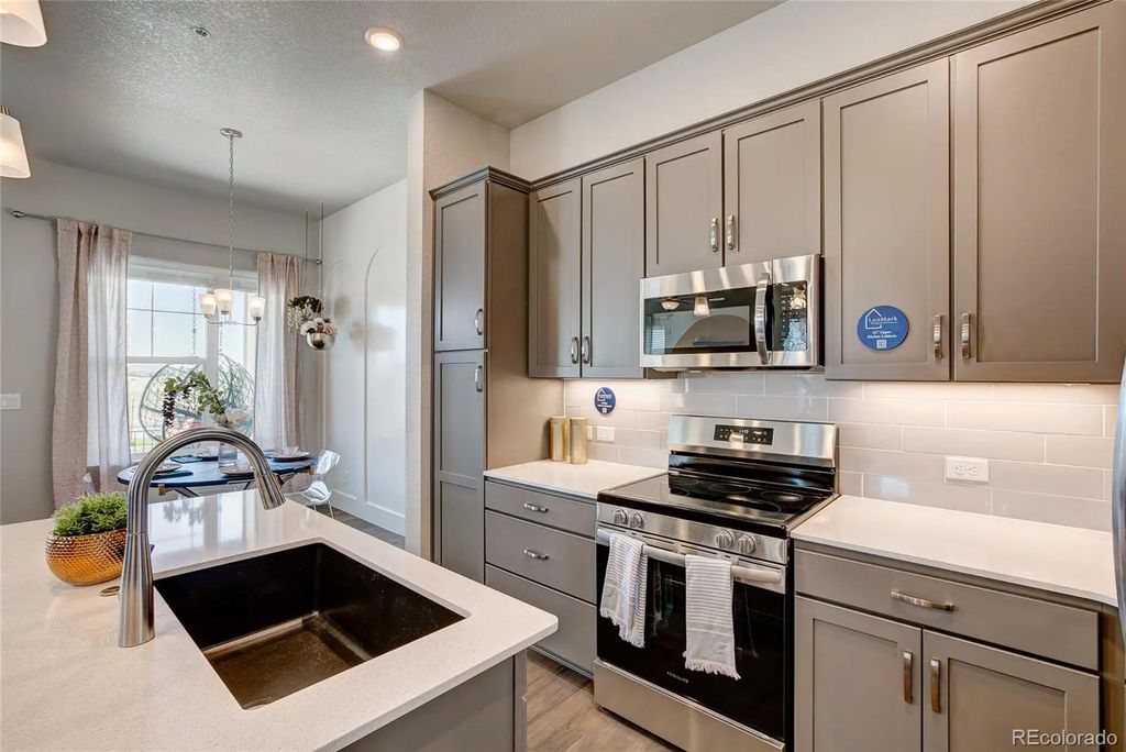 420 High Point Drive 104, Longmont
