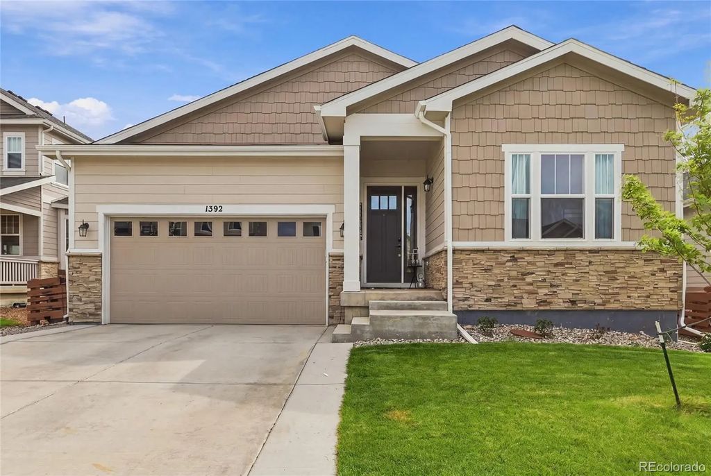 1392 Zenith Heights Court, Erie