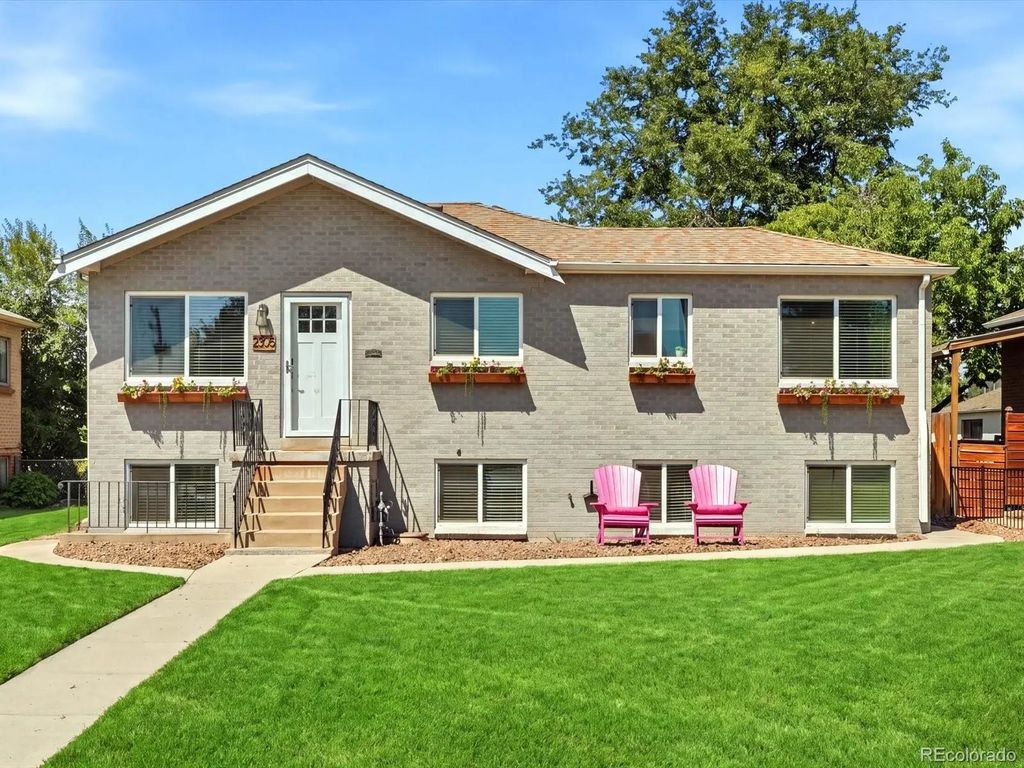 2305 Ames Street, Edgewater
