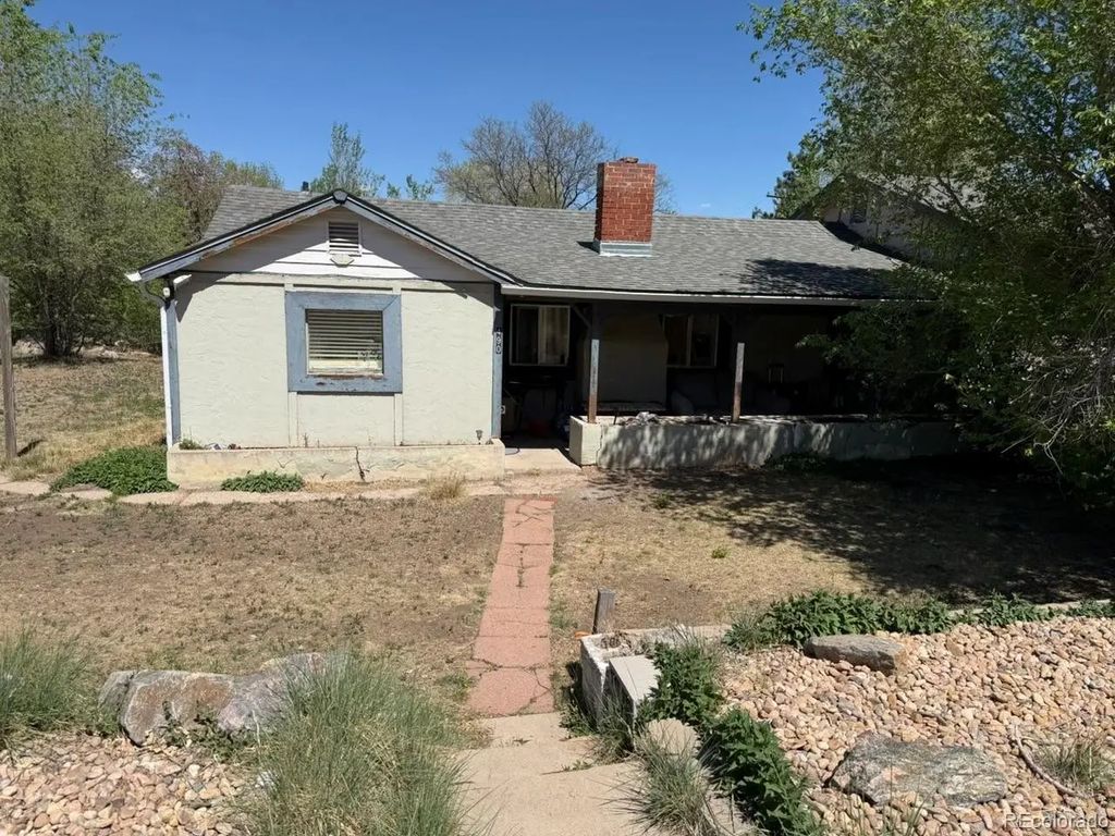 492 S Owens Street, Lakewood