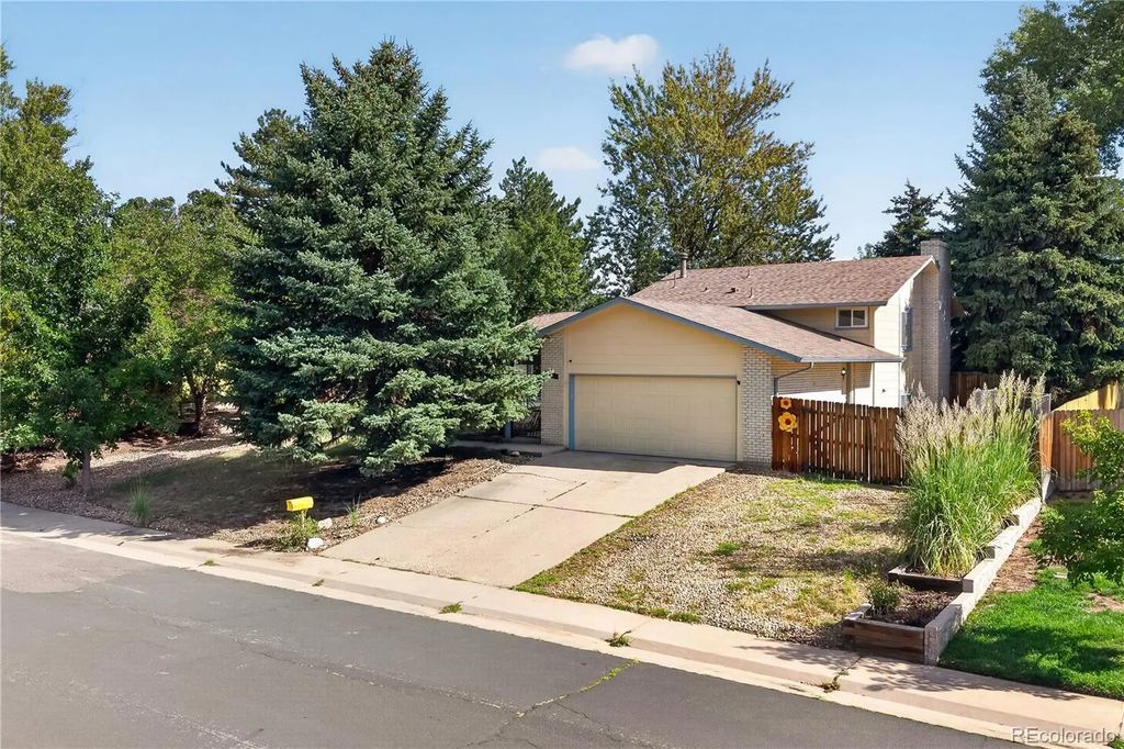 2436 S Lansing Way, Aurora