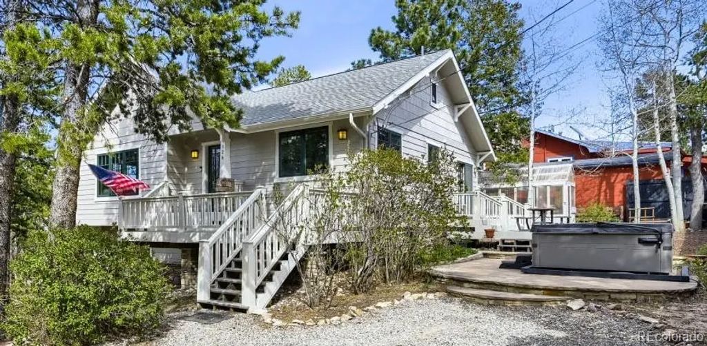 126 Signal Rock Road, Golden