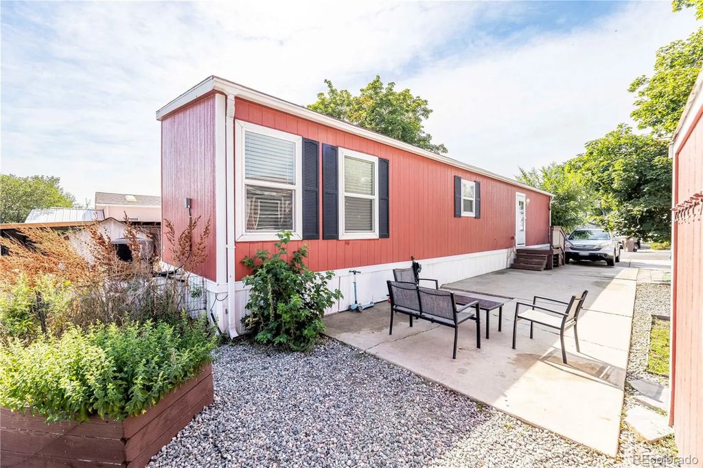 1500 W Thornton Parkway, Thornton