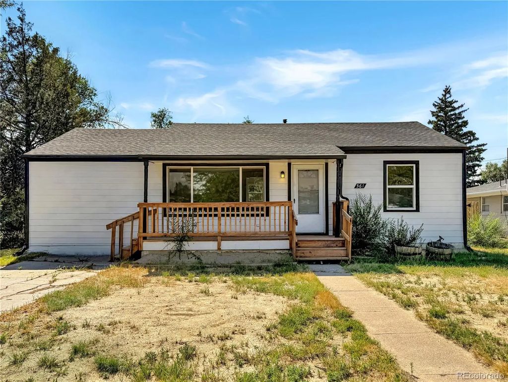 561 J Avenue, Limon