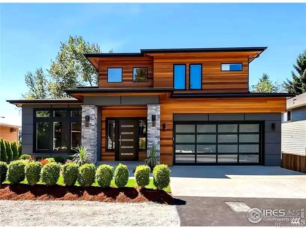 1825 Crisp Air Drive, Windsor