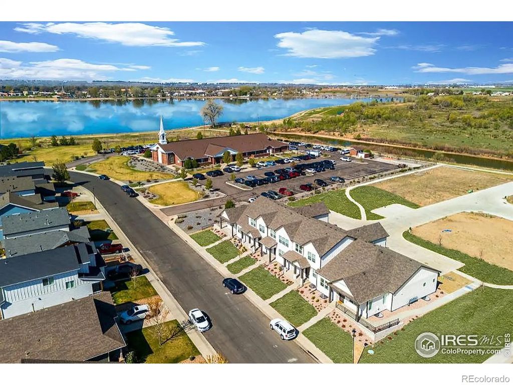 648 Greenspire Drive 6, Windsor