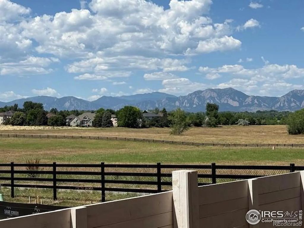 921 Latigo Loop, Lafayette