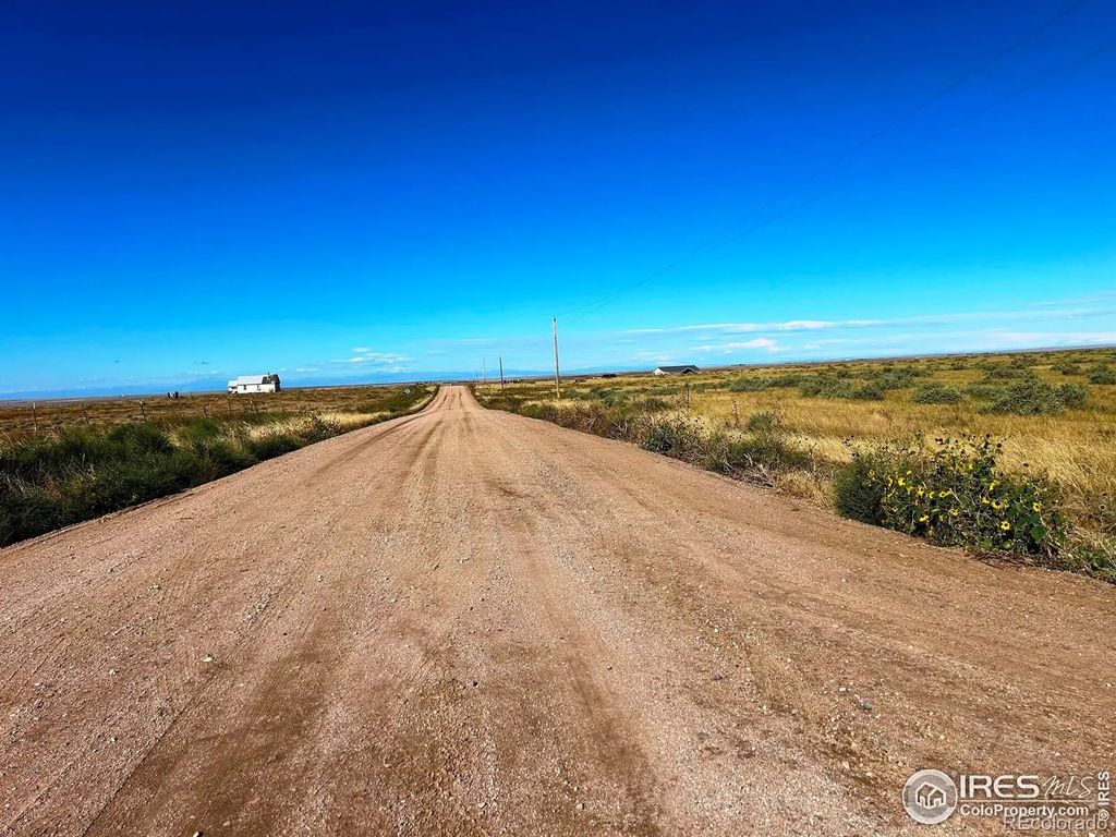 County Road 93, Briggsdale