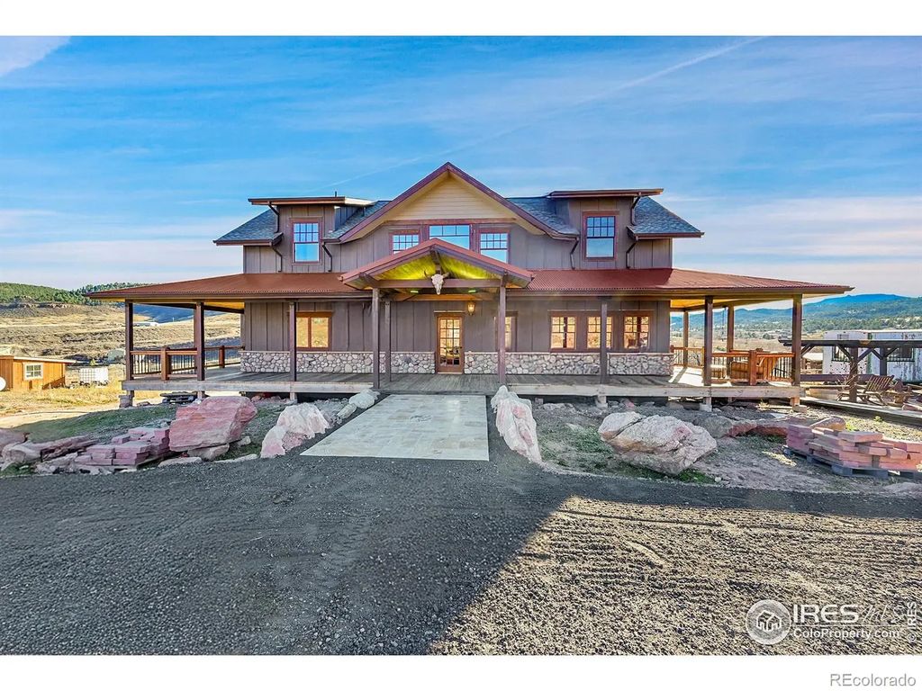 702 Ponderosa Hill Road, Lyons