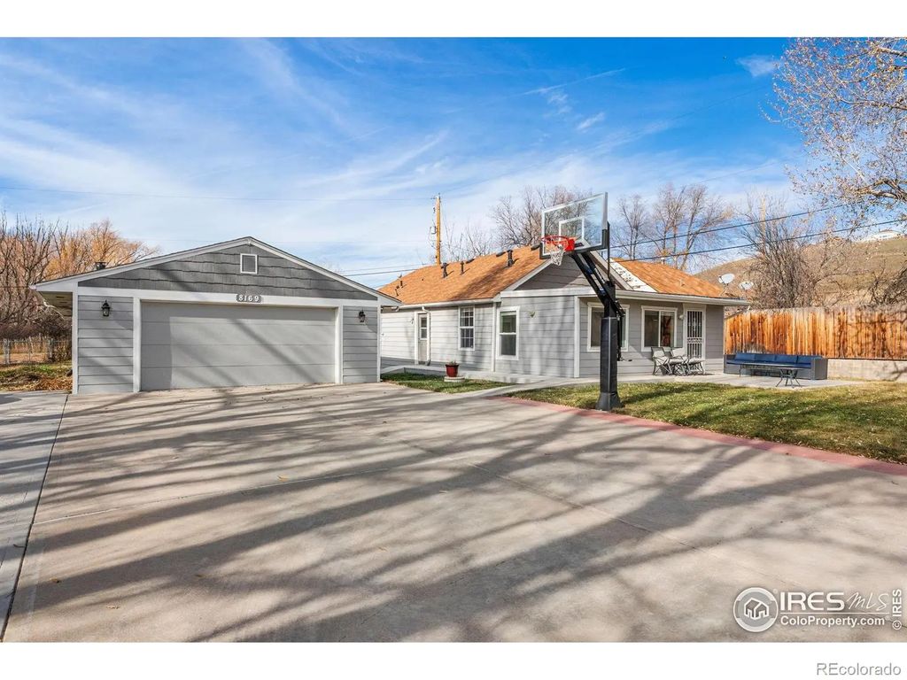8169 Quaker Street, Arvada