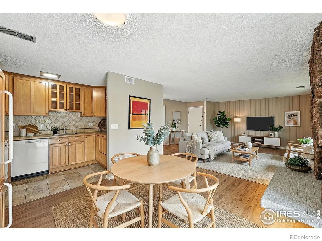 3365 Chisholm Trail 304, Boulder