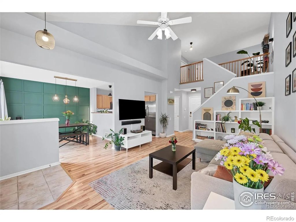 893 S Evanston Circle, Aurora
