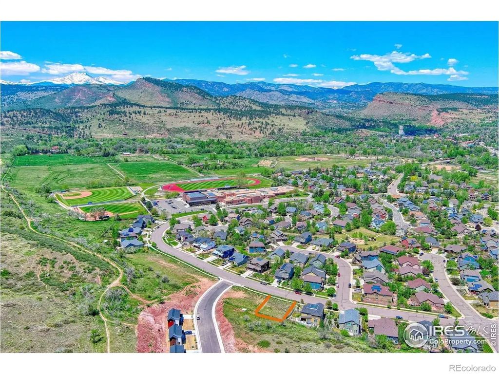344 Mcconnell Drive, Lyons