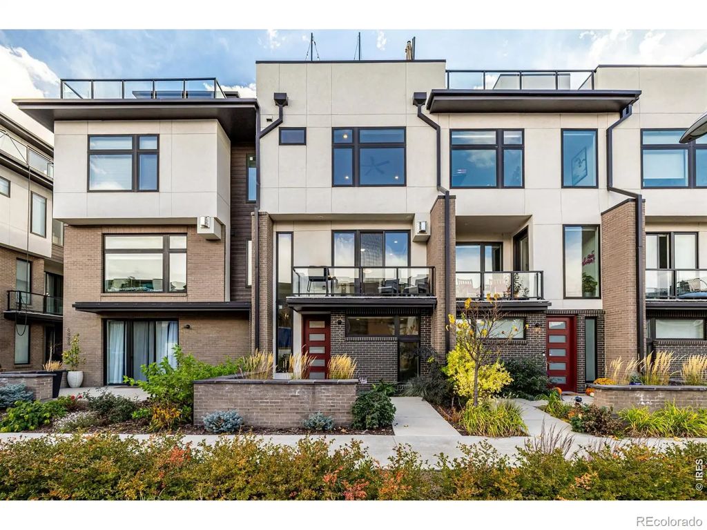 6820 E Lowry Boulevard, Denver