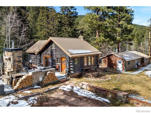 818 Riverside Drive, Lyons