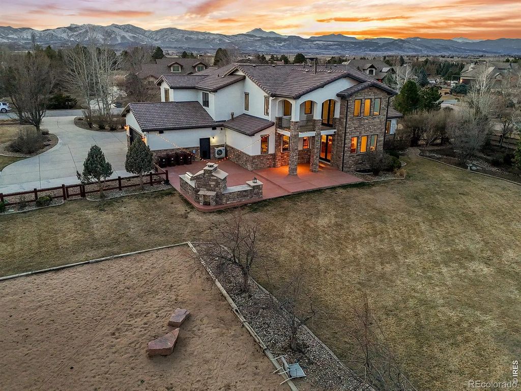 8712 Portico Lane, Longmont