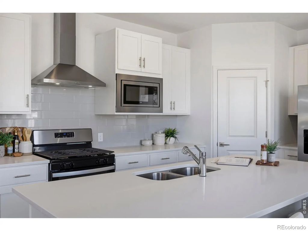 438 Overbrook Lane, Longmont
