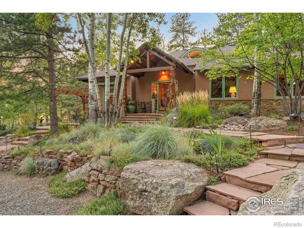 121 Leonards Road, Boulder