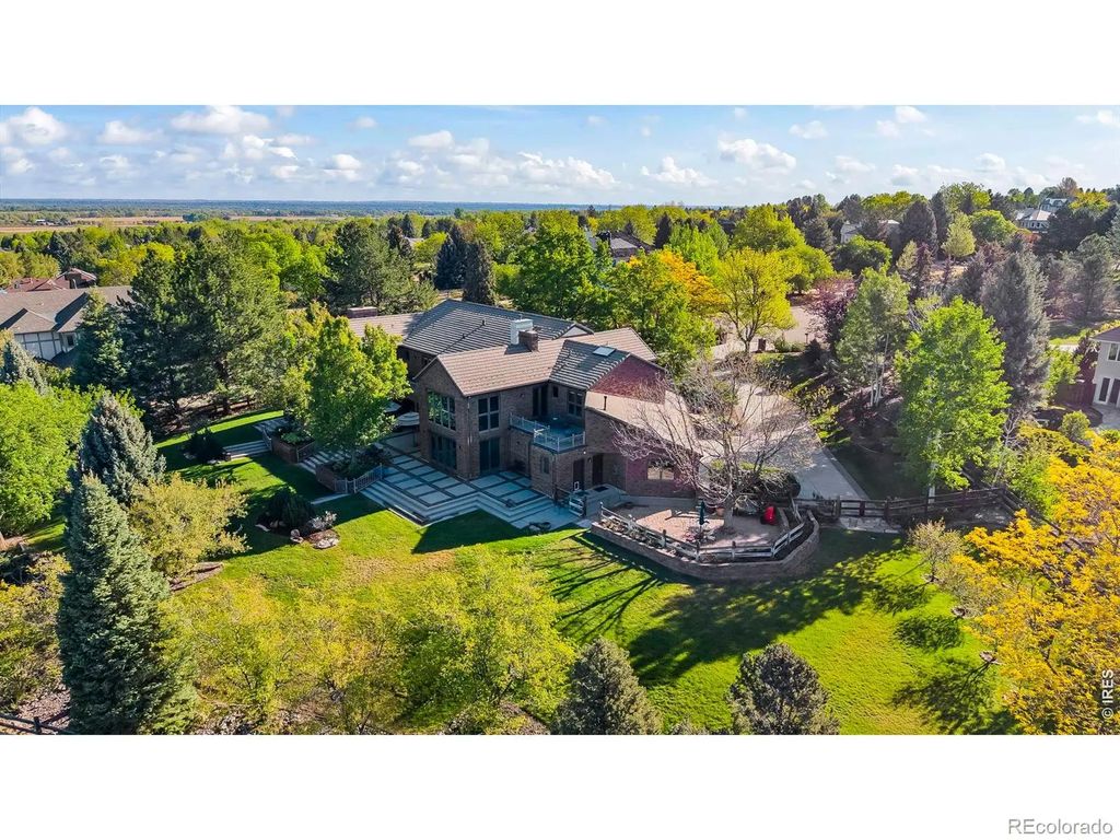 8414 Firethorn Court, Niwot