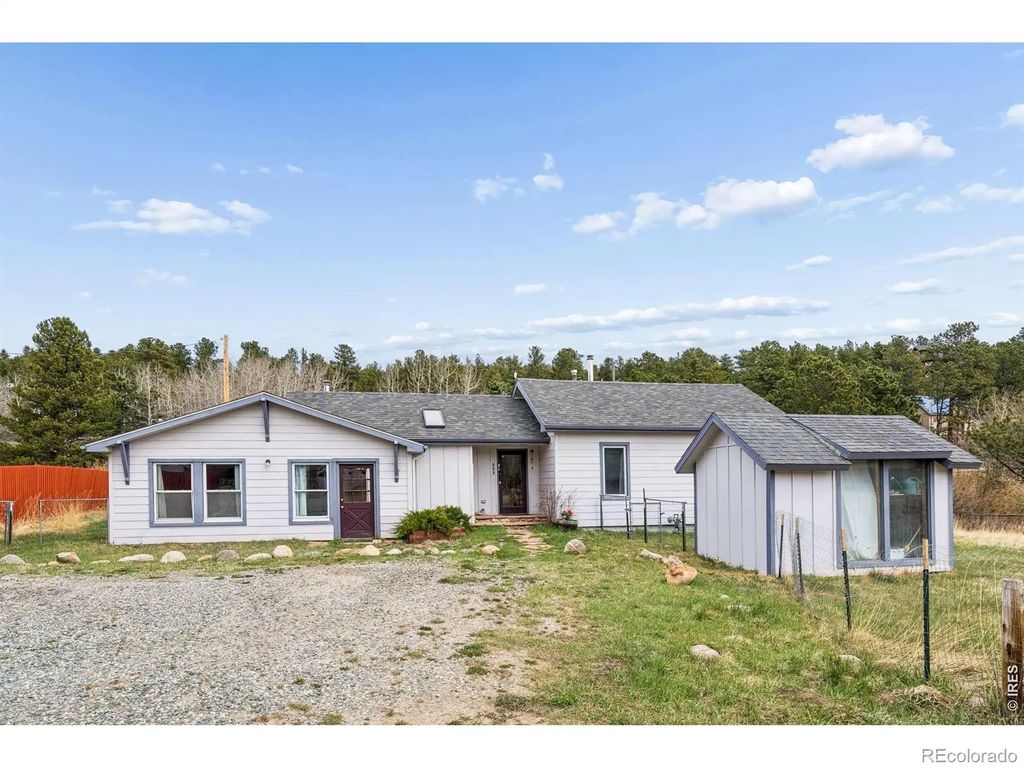 609 W 4th Street, Nederland
