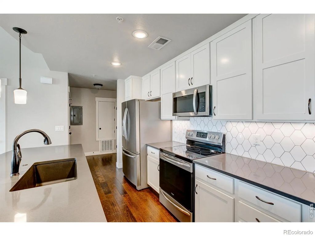 6672 Crystal Downs Drive 207, Windsor