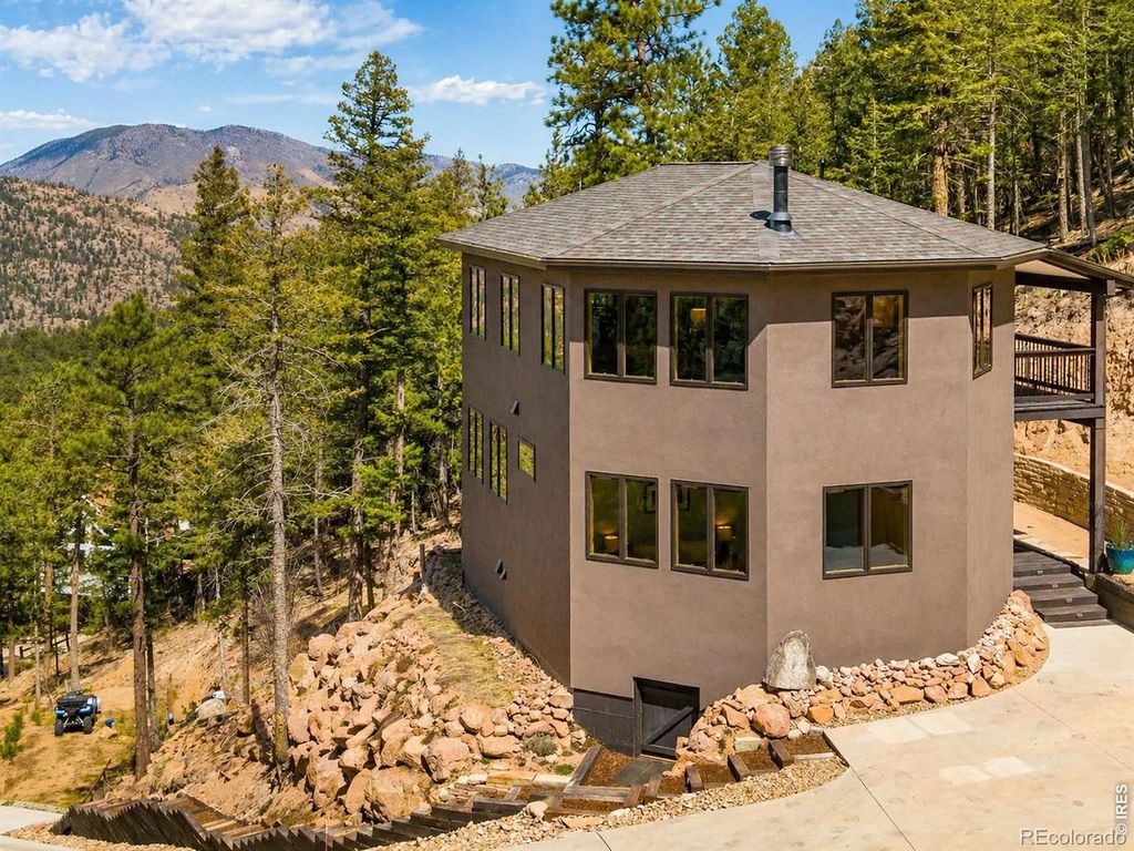 80 Lookout Drive, Lyons