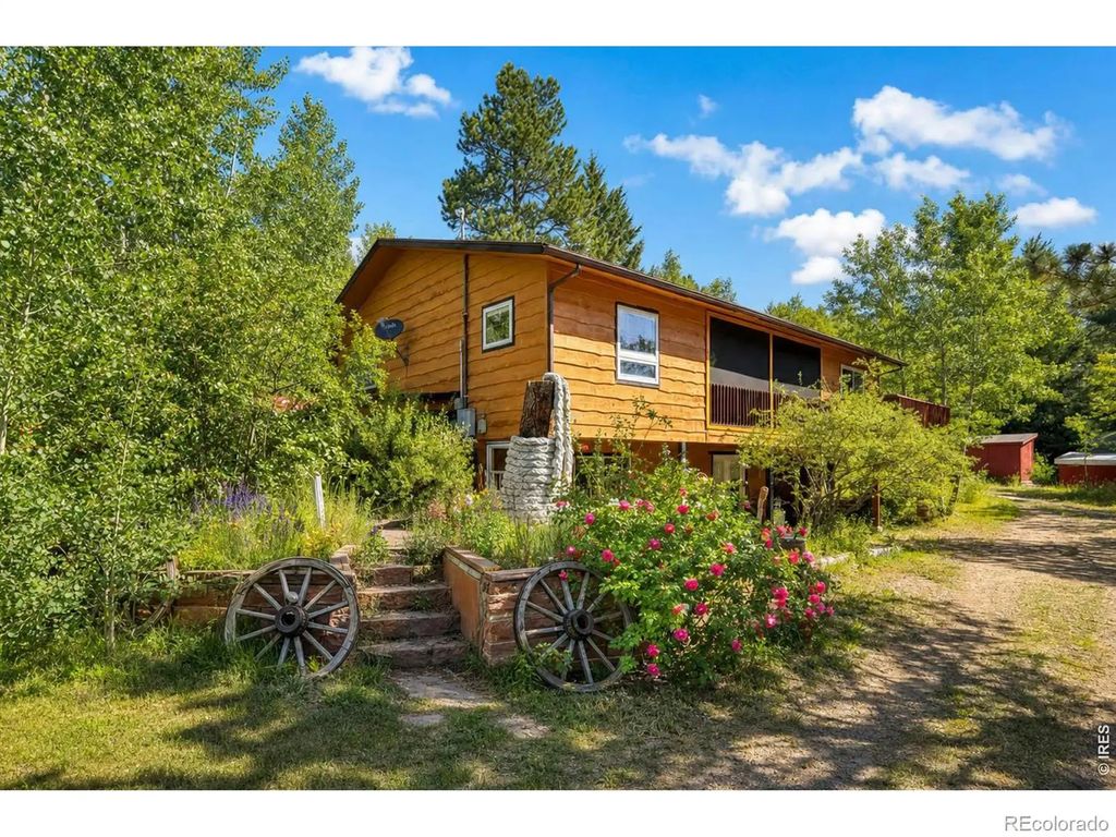 2508 Riverside Drive, Lyons