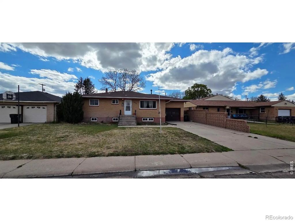 1407 Adams Circle, Sterling