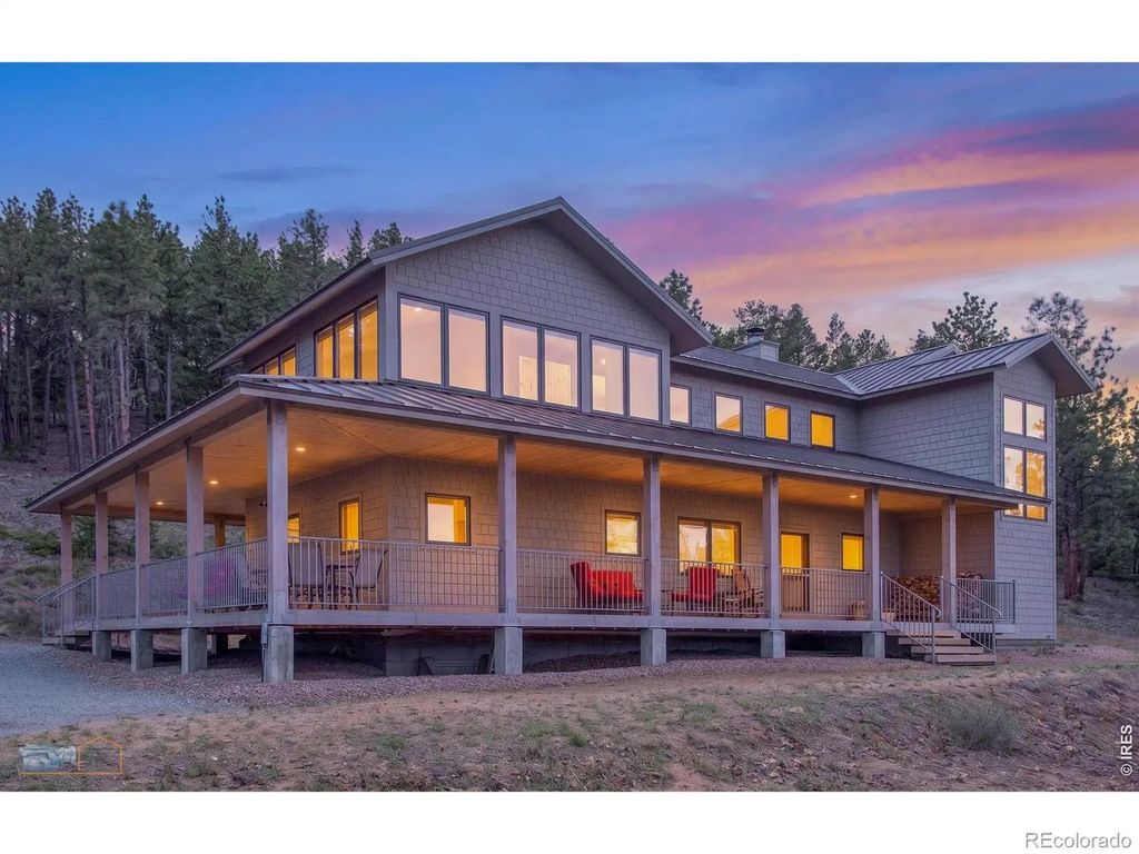942 Spruce Drive, Lyons
