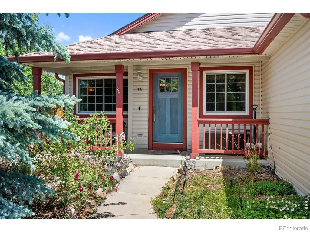 79 Red Oak Court, Erie