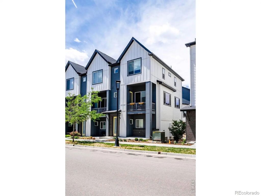 2338 Central Park Way, Superior