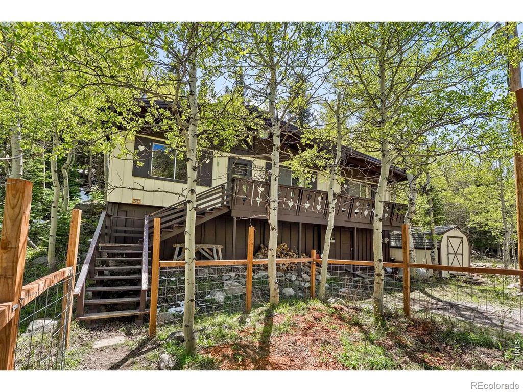 702 Bryan Avenue, Nederland