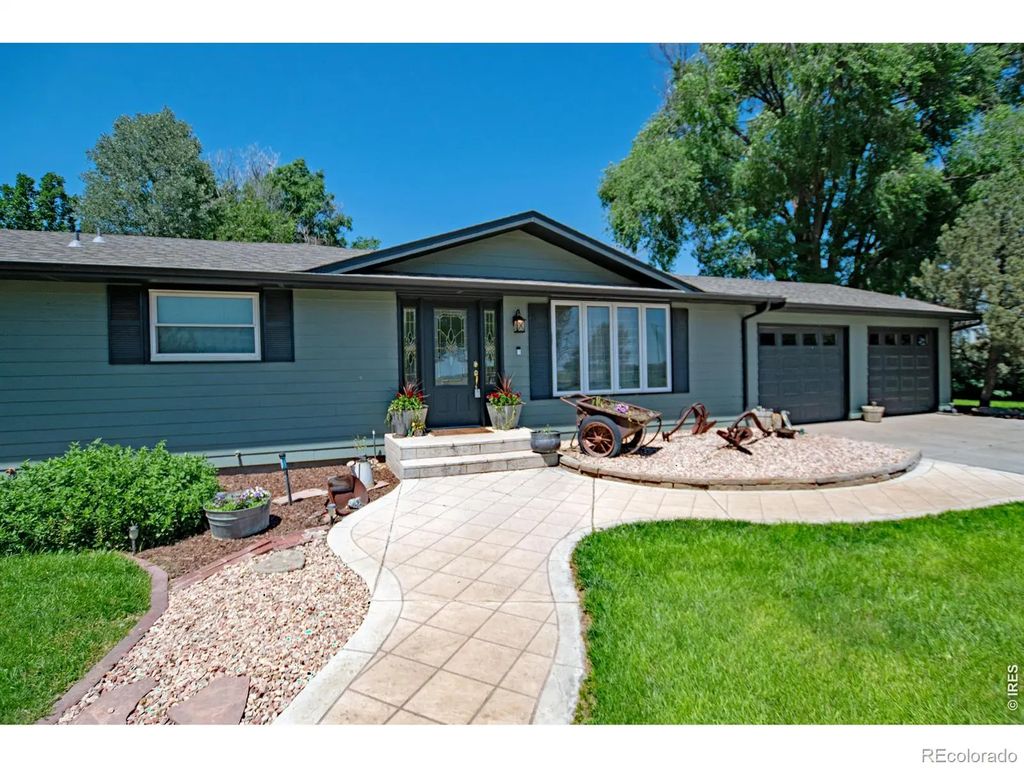 45313 County Road 41, Pierce