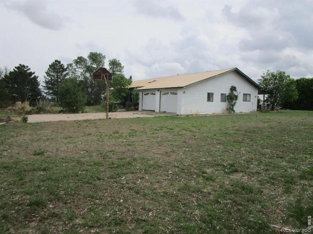 5576 County Road G, Joes