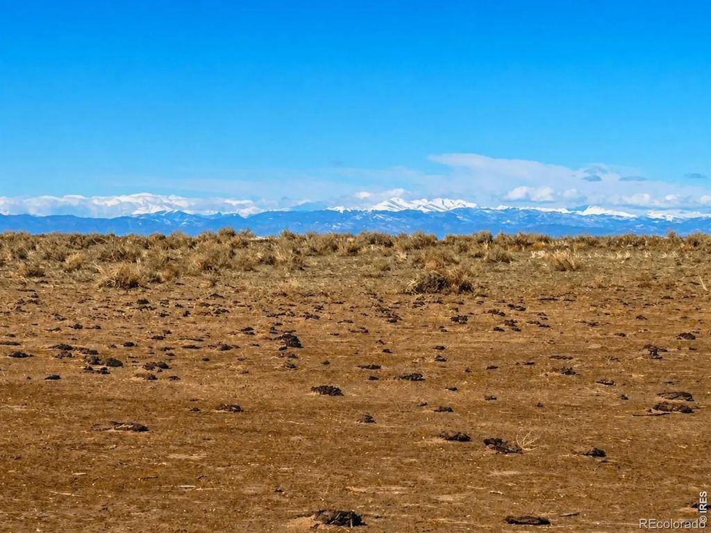 County Road 80, Briggsdale