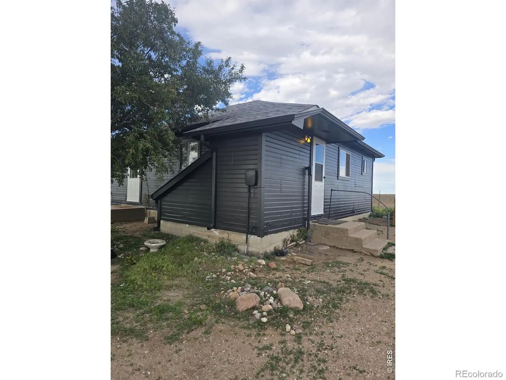47854 County Road 86, Briggsdale